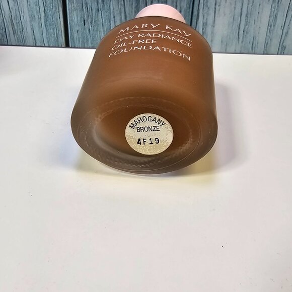 Mary Kay Day Radiance Oil-Free Foundation Mahogany Bronze #5796 - NIB  Old Stock - Picture 4 of 7